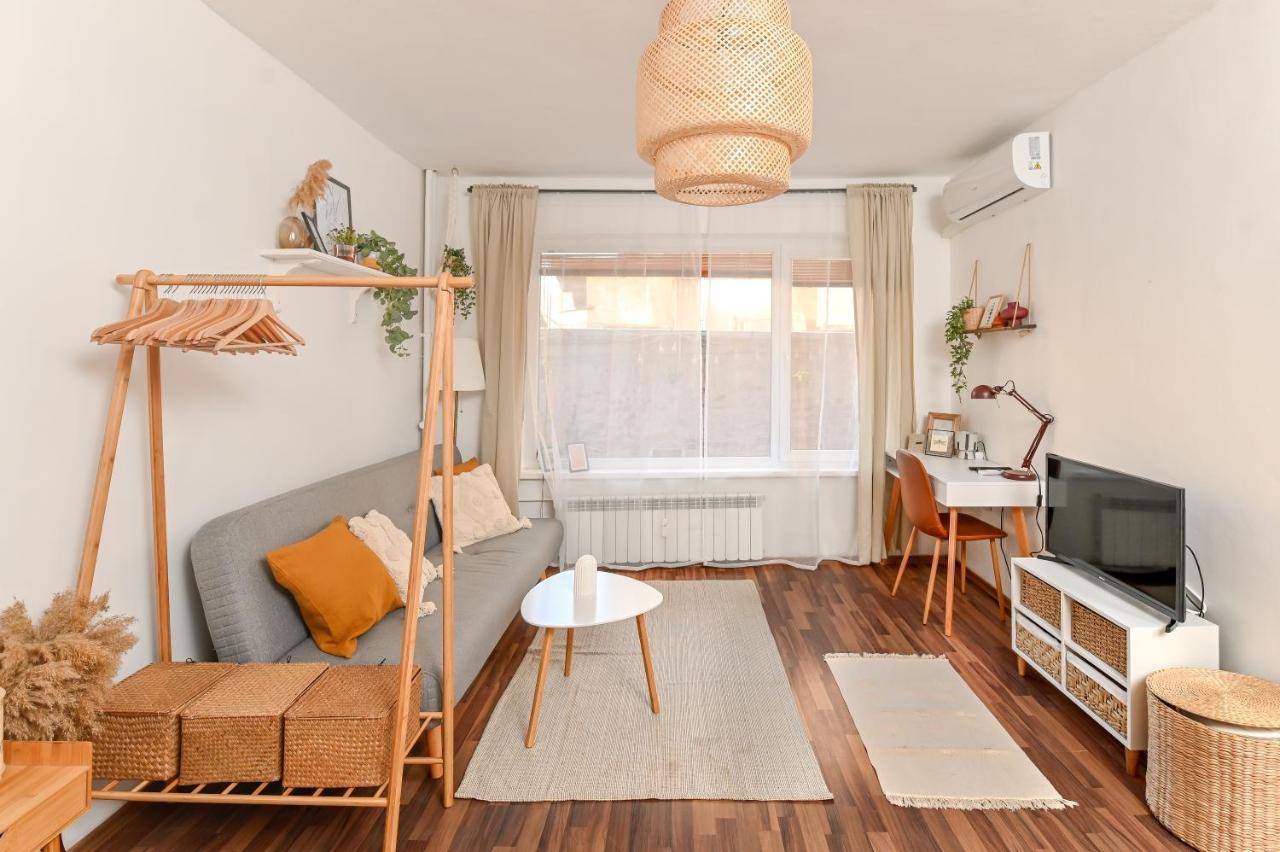 Apartment Cosy&art 1bd Next To Slaveykov Square Sofia