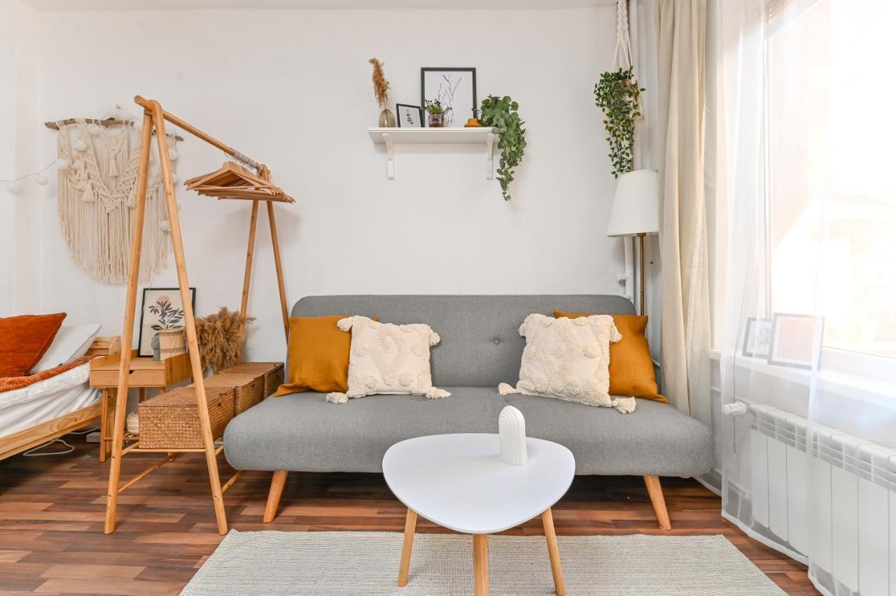 Cosy&art 1bd Next To Slaveykov Square Apartment